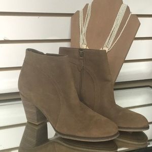 Franco Sarto tan suede booties size 9 “disco”